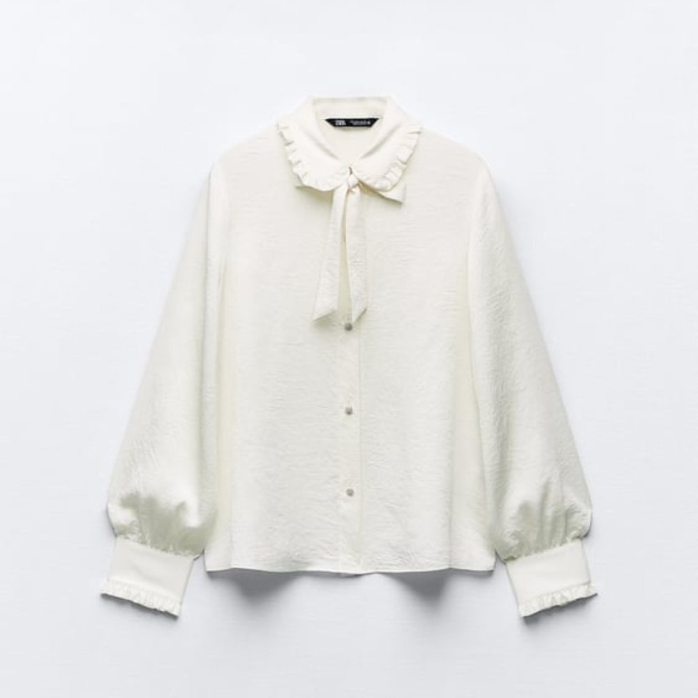 NEW ZARA white blouse with pearl button